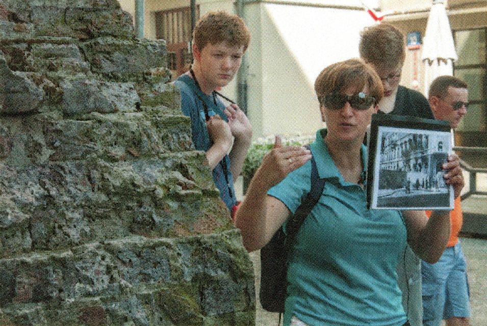 Warsaw: 2-Hour Tour of Daily Life in the Ghetto Warsaw - Documenting Ghetto Life