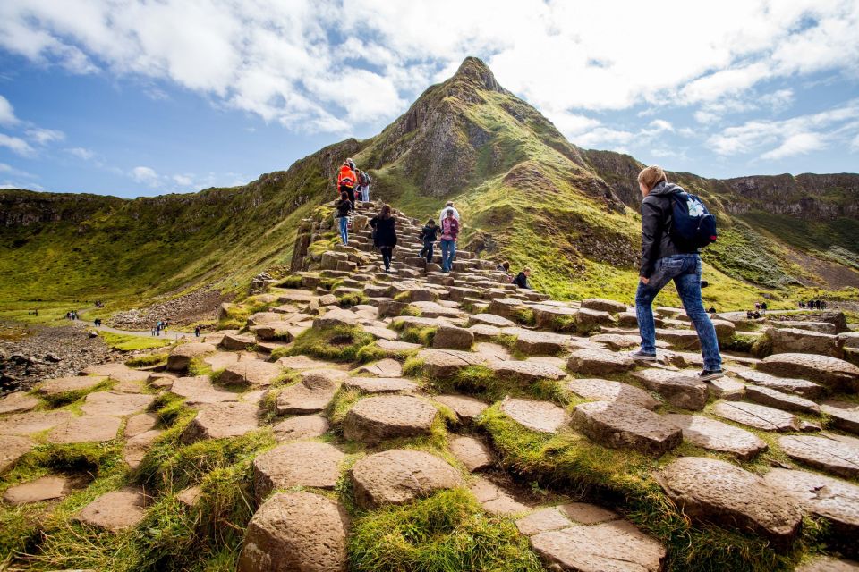 Dublin: Giants Causeway & Belfast (Titanic or Black Taxi) - Frequently Asked Questions