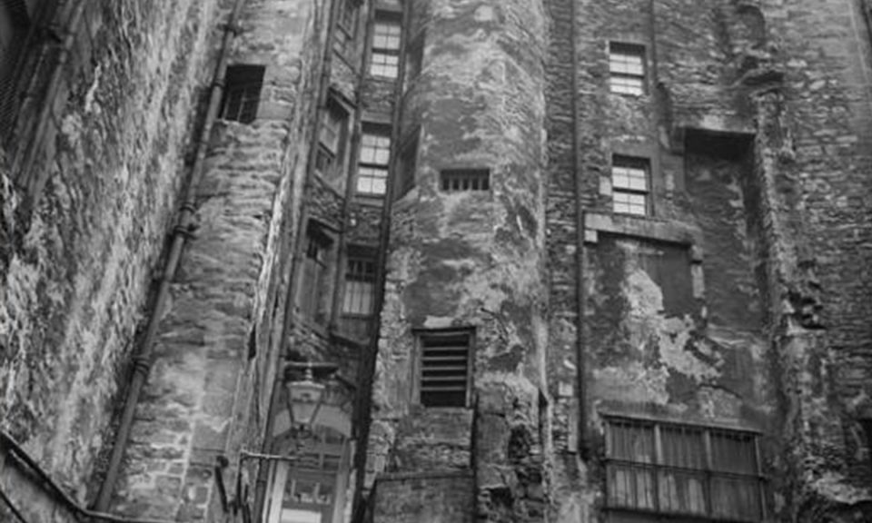 Edinburgh: 2-Hour Ghost Tour in English - Frequently Asked Questions