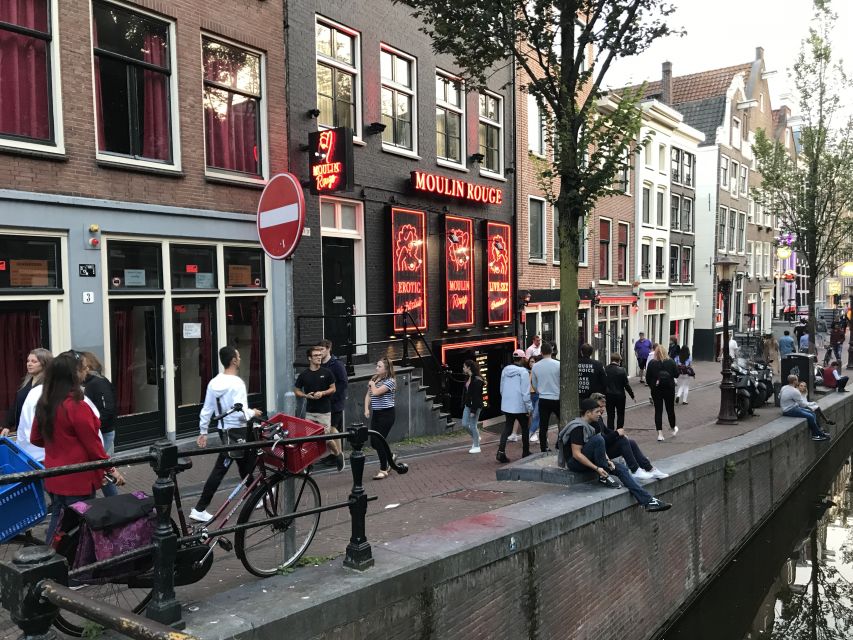 Amsterdam: Red Light District and Local Pub Tour - Key Points