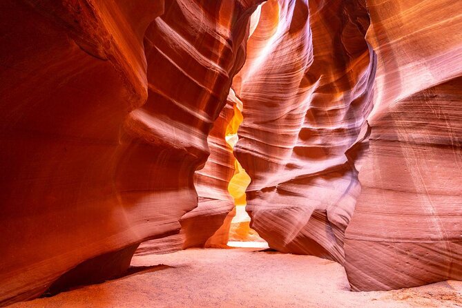 Antelope Canyon and Horseshoe Bend Tour From Sedona - Key Points