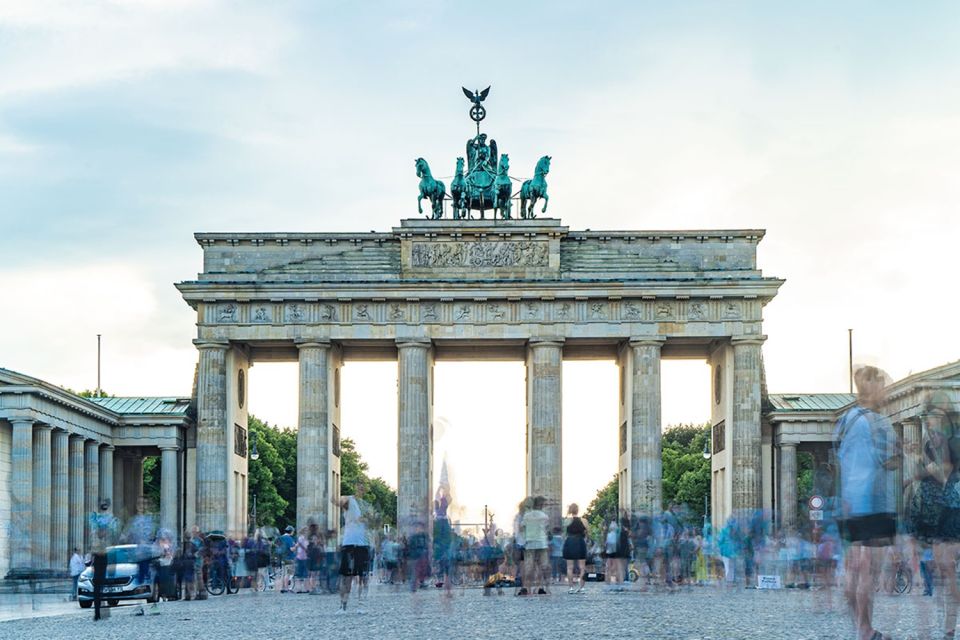 Berlin: Half-Day Private History & Highlights Walking Tour - Key Points