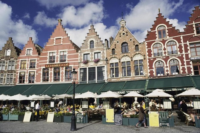 Bruges at Night: Legends & History Through Stories in English - Key Points