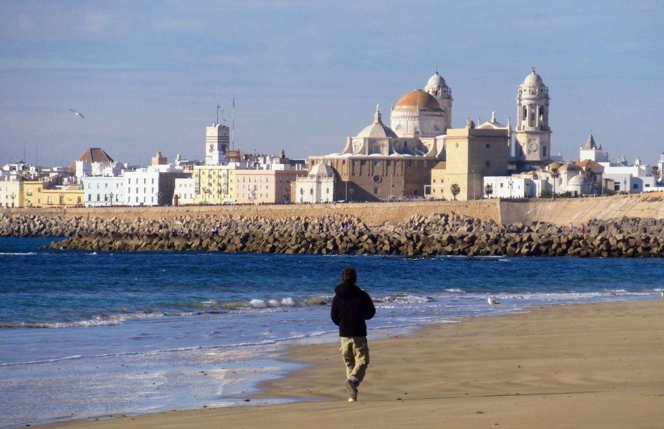 Cadiz Private Guided Walking Tour - Key Points