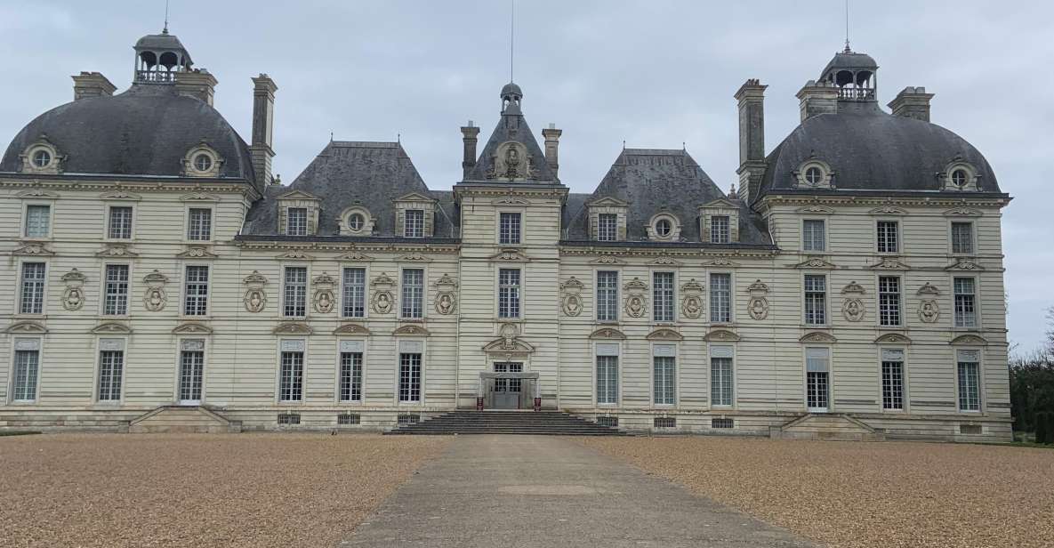 Cheverny : the 17TH Century Chateau of the Loire Valley - Key Points