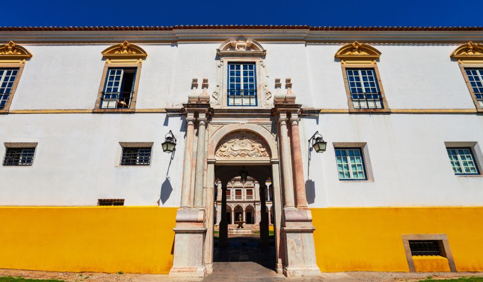 Evora Private Excursion From Lisbon - Key Points