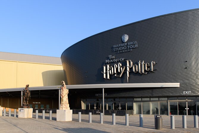 Exclusive Late Entry at Warner Bros. Studio Tour With Champagne - Key Points