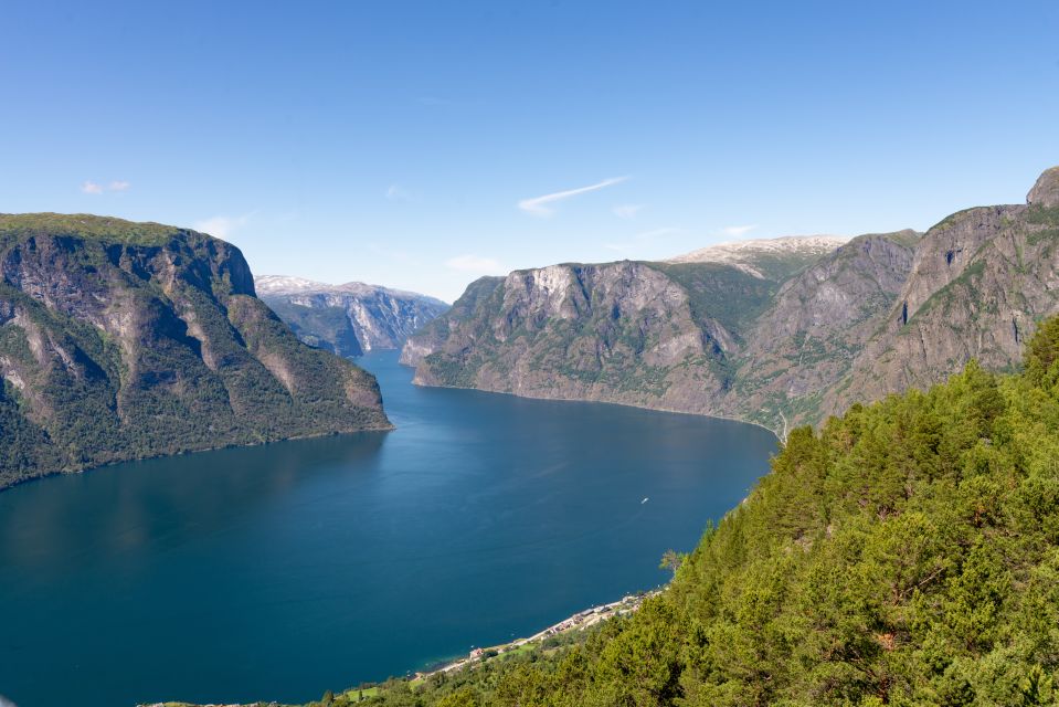 Flam: Spectacular Stegastein Viewpoint Tour With Shuttle Bus - Key Points