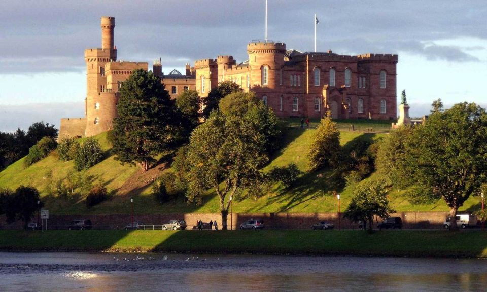 From Edinburgh: Loch Ness & Inverness Tour in English - Key Points