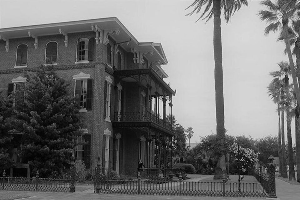 Galveston: Spooky Strand Ghost Walking Tour - Key Points