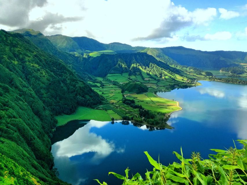 Half-Day 4X4 Tour Sete Cidades. off the Beaten Track. - Key Points