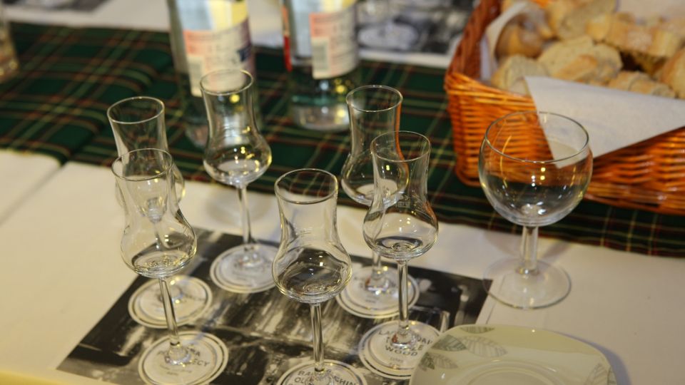 Idstein: Scottish Whiskey Tasting Experience With Appetizers - Key Points