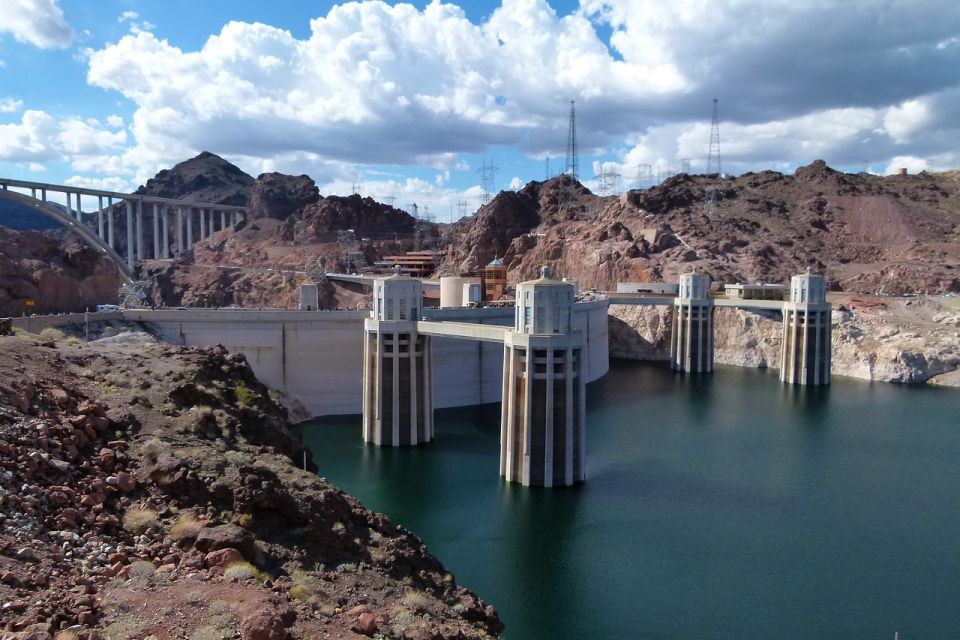 Las Vegas: Hoover Dam, Craft Beer & Comedy Show Tour - Key Points