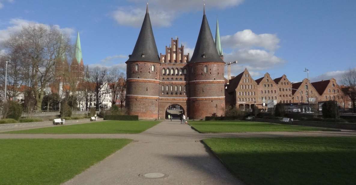 Lübeck: Self-Guided Smartphone Scavenger Hunt Walking Tour - Key Points