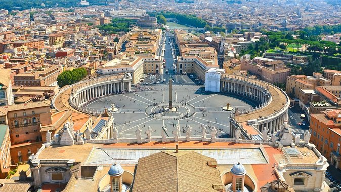 Meet Pope Francis at St Peter Square Vatican City - Key Points