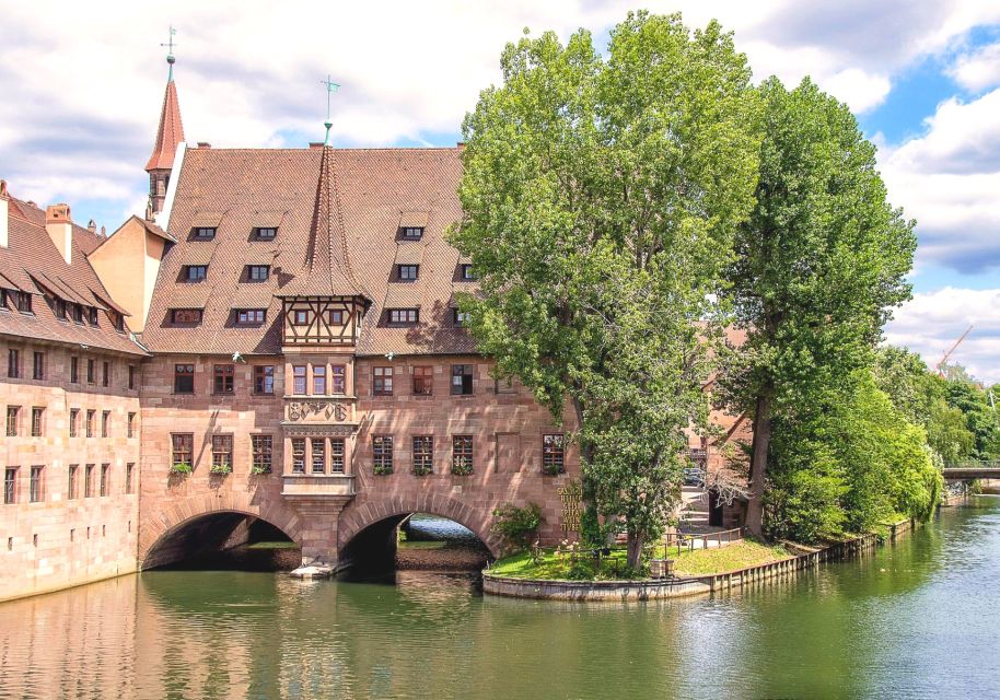 Nuremberg: Scavenger Hunt and City Sights Self-Guided Tour - Key Points