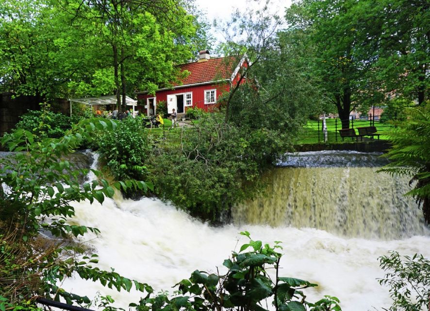 Oslo City Walks: Historic River Walk - Refurbished Factory Buildings and Nature Trails