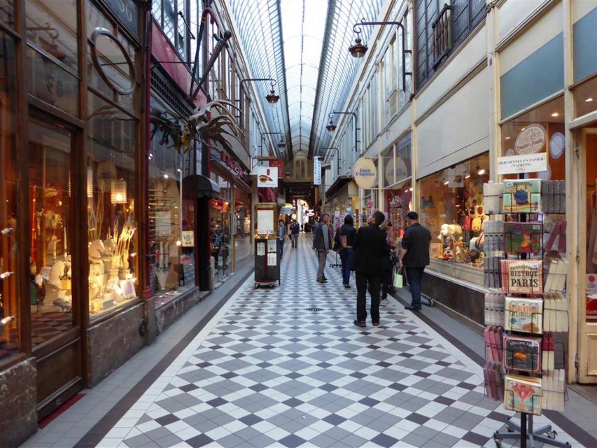 Paris: 2-Hour Passages Private City Tour in English - Key Points