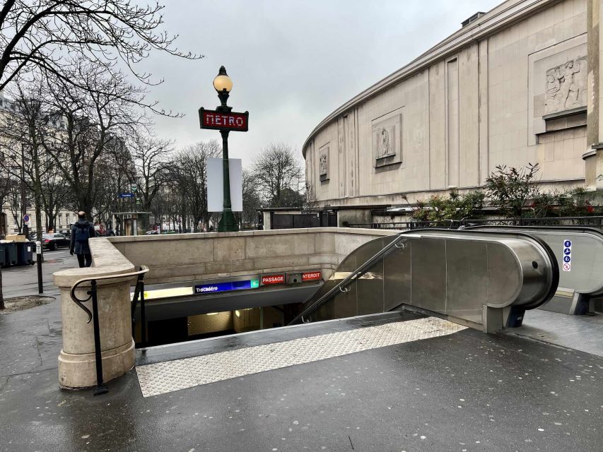 Paris' Iron Lady: A Self-Guided Audio Tour - Construction and Workers