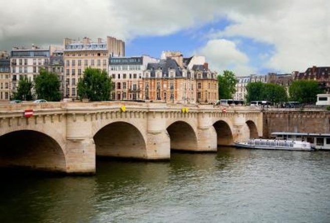 Paris Mona Lisa Murder Quest Experience - Key Points