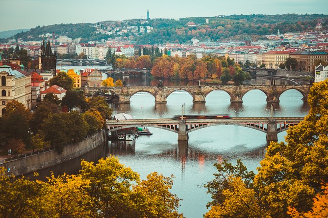 Private Transfer From Berlin to Prague With 2h of Sightseeing - Key Points