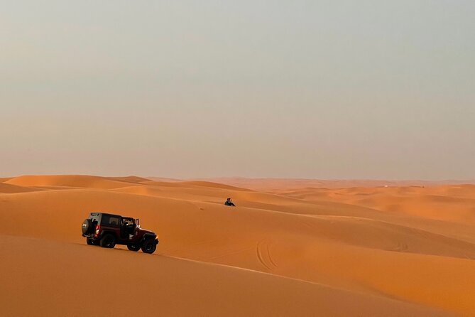 Red Sand Dunes With Dinner - Key Points