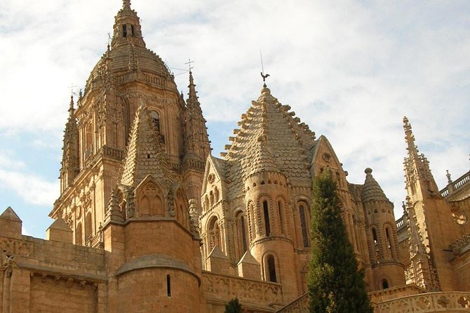 Salamanca With Capital Letters, Monumental, Historical-Artistic. Bilingual - Key Points