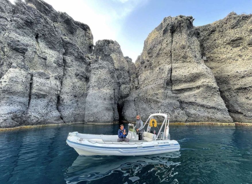 Santorini: License Required - With Skipper - Key Points