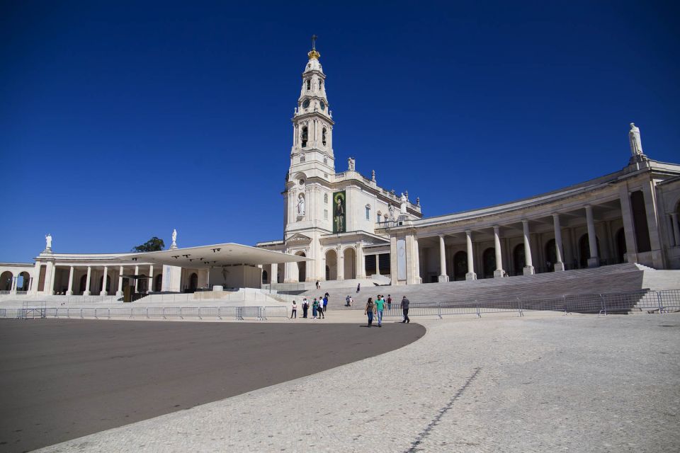 Tour to Fatima, Nazare and Obidos (Full Day) SEDAN - Key Points