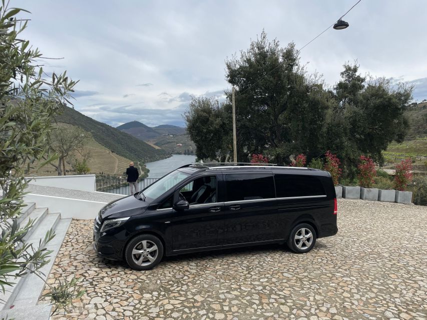 TRANSFER: PORTO>DOURO MERCEDES V EXT LONG - Key Points