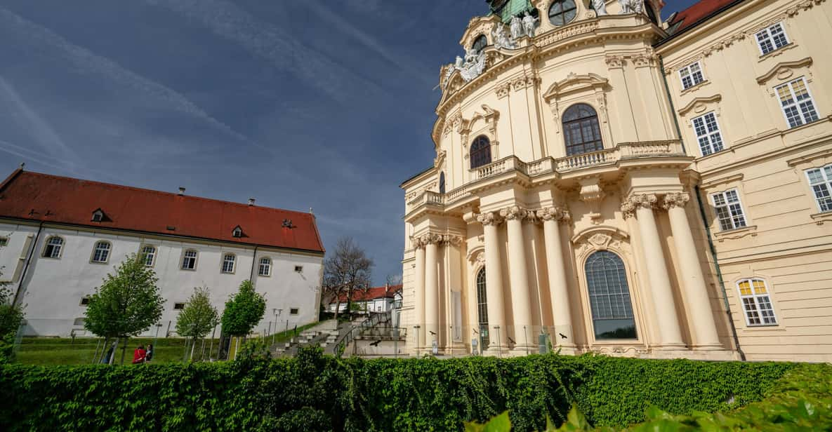 Vienna: Danube Valley 3 Castles and Wine Tasting Tour - Key Points