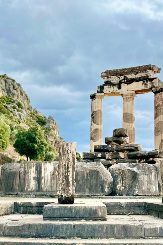 Visit Delphi & Meteora Monasteries Full Day Private Trip - Key Points