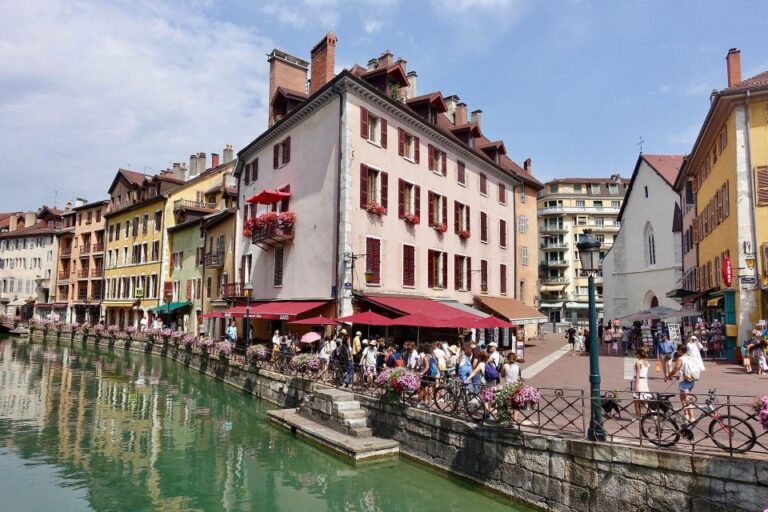 Annecy: Private Guided Walking Tour Overview Of Annecy