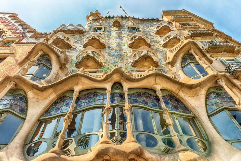 Barcelona: Capture The Most Photogenic Spots With A Local Overview Of The Tour