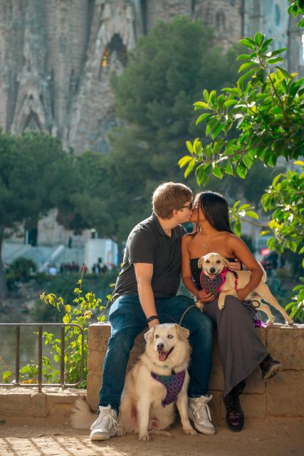 Barcelona: Romantic Photoshoot for Couples - Overview of the Experience