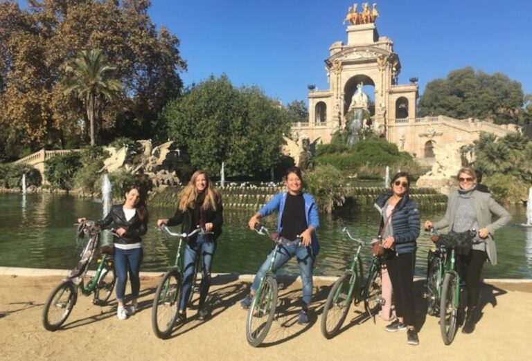 Barcelona: Small Group Evening Bike Tour Tour Overview