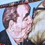 Berlin: Berlin Wall, Self Guided Tour With Facts & Anecdotes Overview Of The Tour