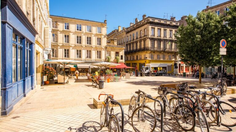 Bordeaux: First Discovery Walk And Reading Walking Tour Bordeaux Cathedral