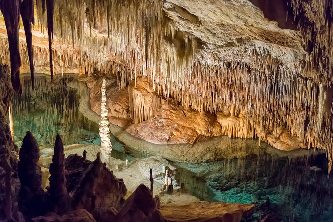 Cayman Crystal Caves Tour in Grand Cayman Island - Exploring the Crystal Caves