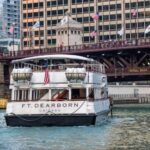 Chicago: Architecture Boat Tour With Drinks Tour Overview