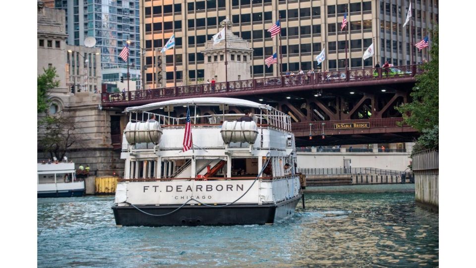 Chicago: Architecture Boat Tour With Drinks - Tour Overview