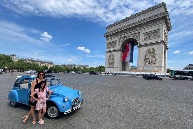 Discover Paris in 1 Hour: Fun and Efficient 2CV or Traction Tour - Tour Overview