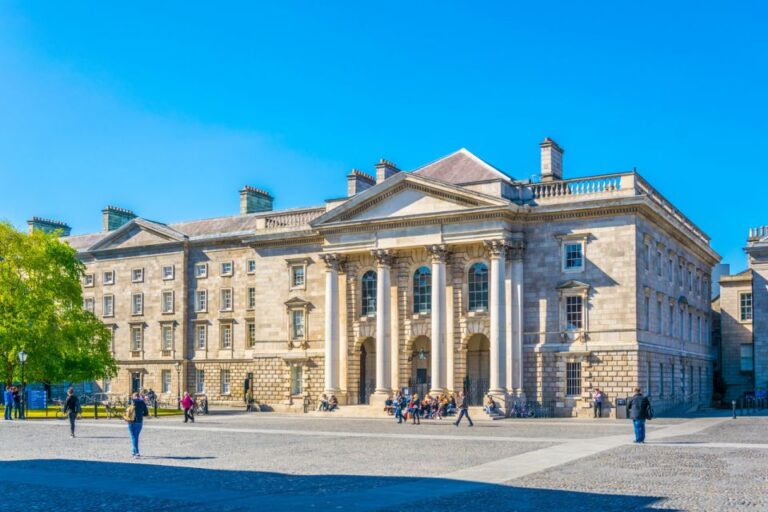 Dublin's Timeless Treasures: A Senior's Historical Walk Tour Overview