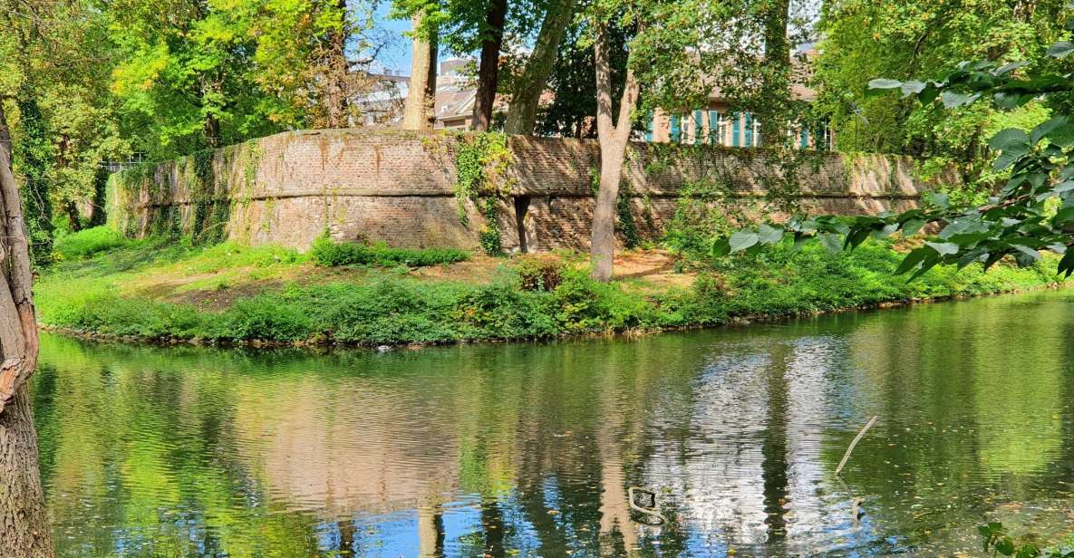 Düsseldorf: Self-Guided Walk Along River Düsseldorf to Old Town - Tour Overview