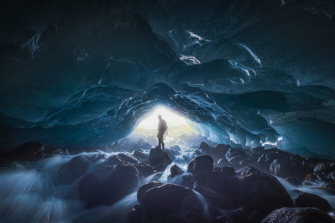 Early Bird Ice Cave With 5 Professional Photos Tour Overview