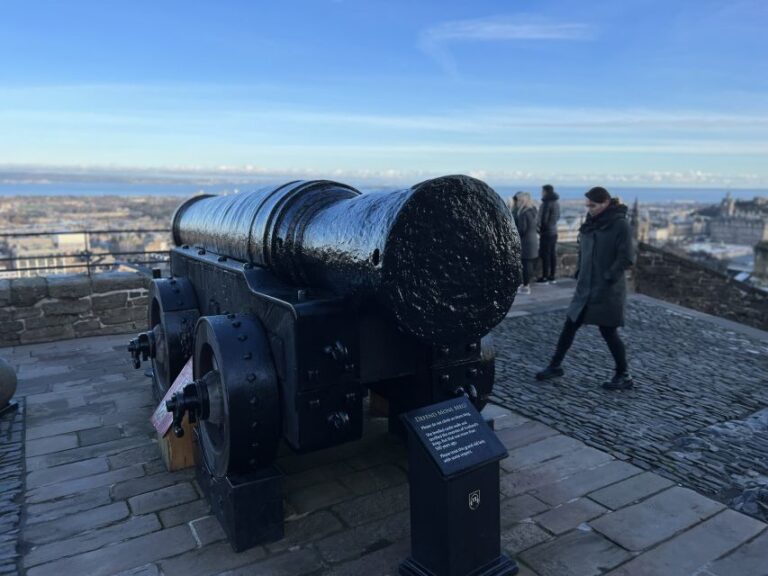 Edinburgh: Private Guided Tour Of The Edinburgh Castle Panoramic Views Of Edinburgh