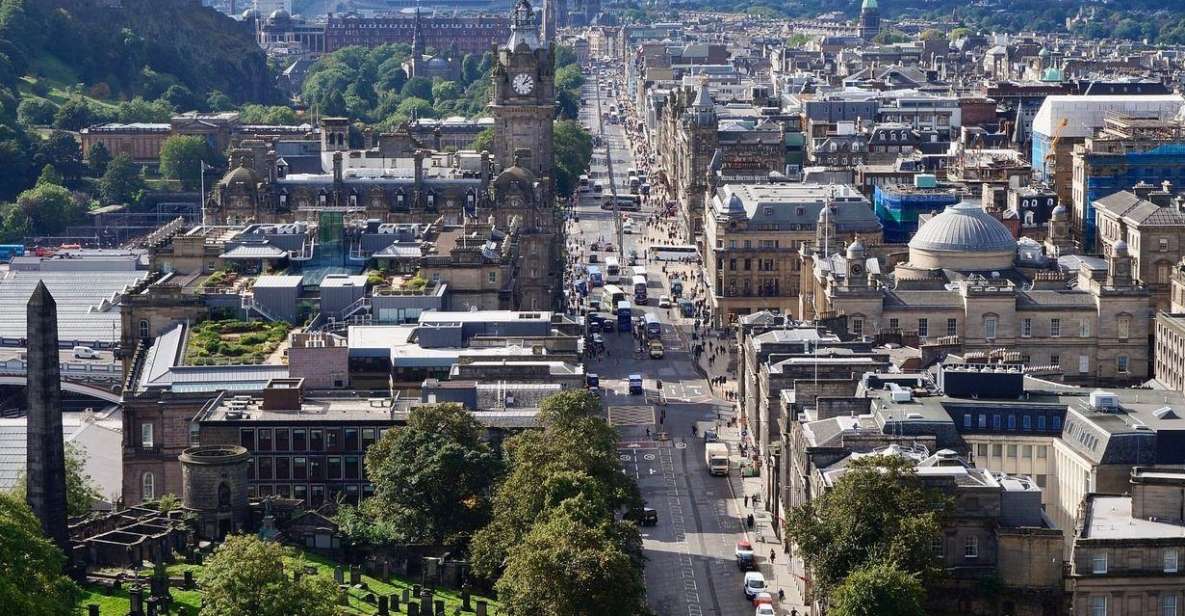 Edinburgh Private Walking Tour - Greyfriars Church and Kirkyard