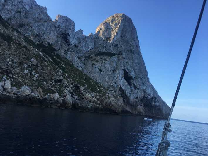 EXCURSION IN PRIVATE BOAT TO ES VEDRA & BEST CAVES OF IBIZA - Tour Overview