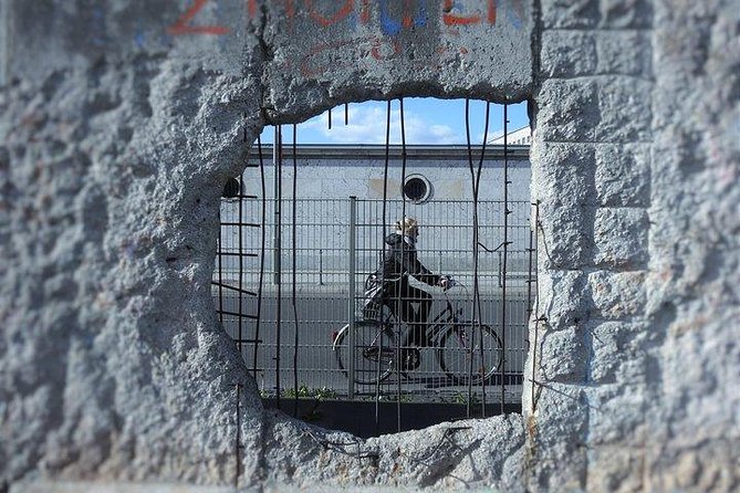 Explore The Berlin Wall: Cold War Berlin And Behind The Berlin Wall The Rise And Fall Of The Wall