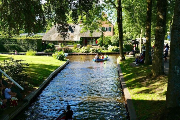 From Amsterdam: Private Tour To Giethoorn With Canal Cruise Tour Overview